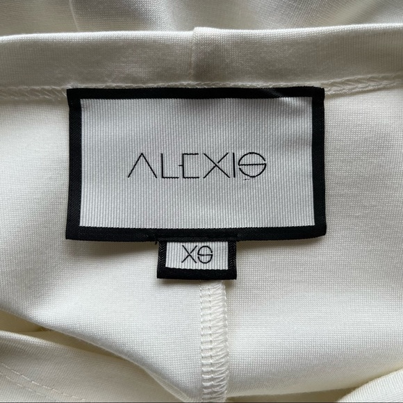 Alexis Estelle Off-the-Shoulder Flounce Mini Dress / Size XS / Bell Cuff - Picture 14 of 15